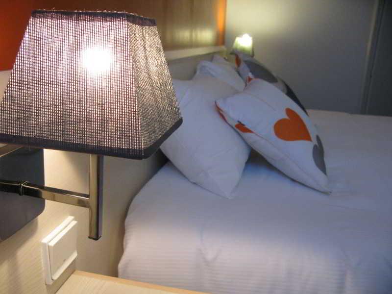 Greet Hotel Massieux Lyon Nord エクステリア 写真