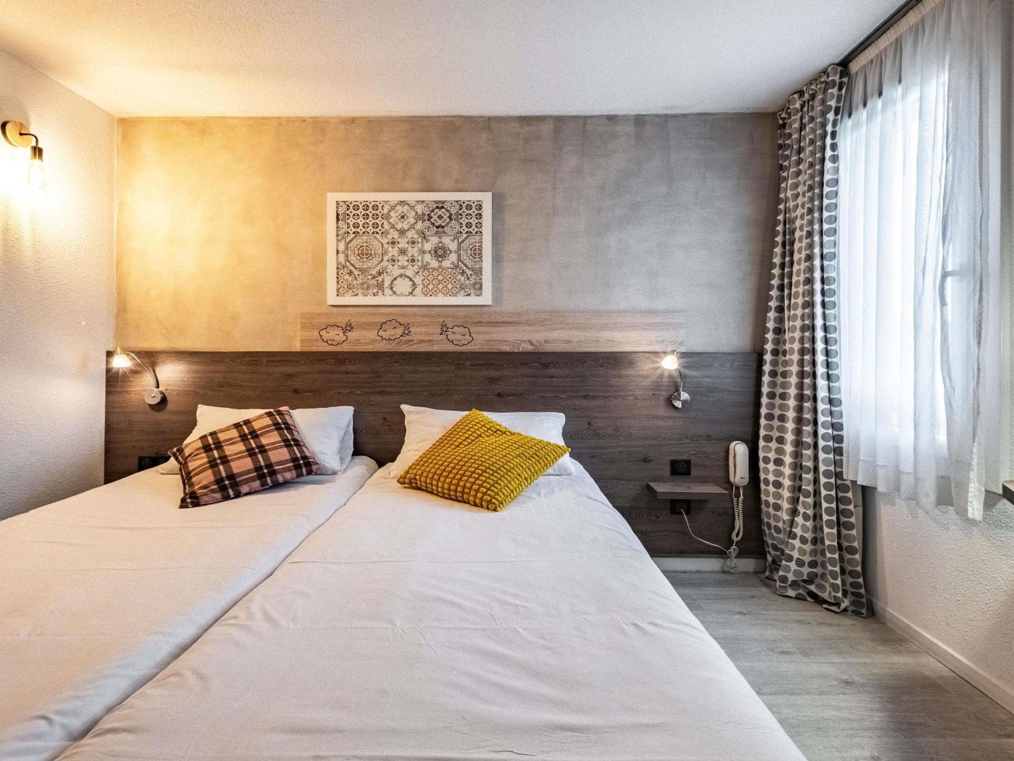 Greet Hotel Massieux Lyon Nord エクステリア 写真