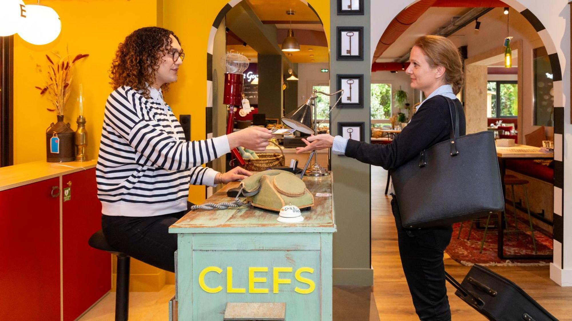 Greet Hotel Massieux Lyon Nord エクステリア 写真