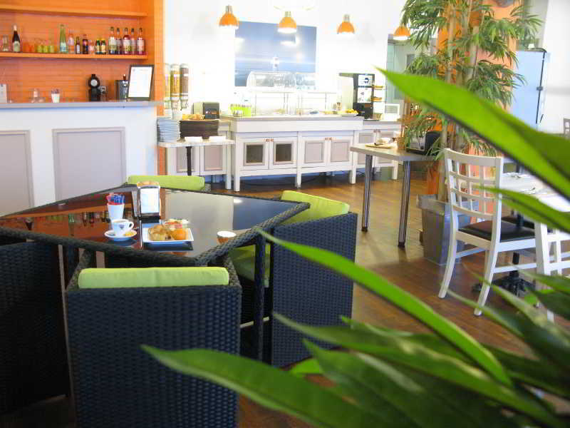 Greet Hotel Massieux Lyon Nord エクステリア 写真